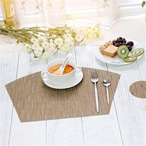 Round Table Placemats Set of 4 Wedge Shape Woven Vinyl Place Mats Heat - Picture 2 of 8